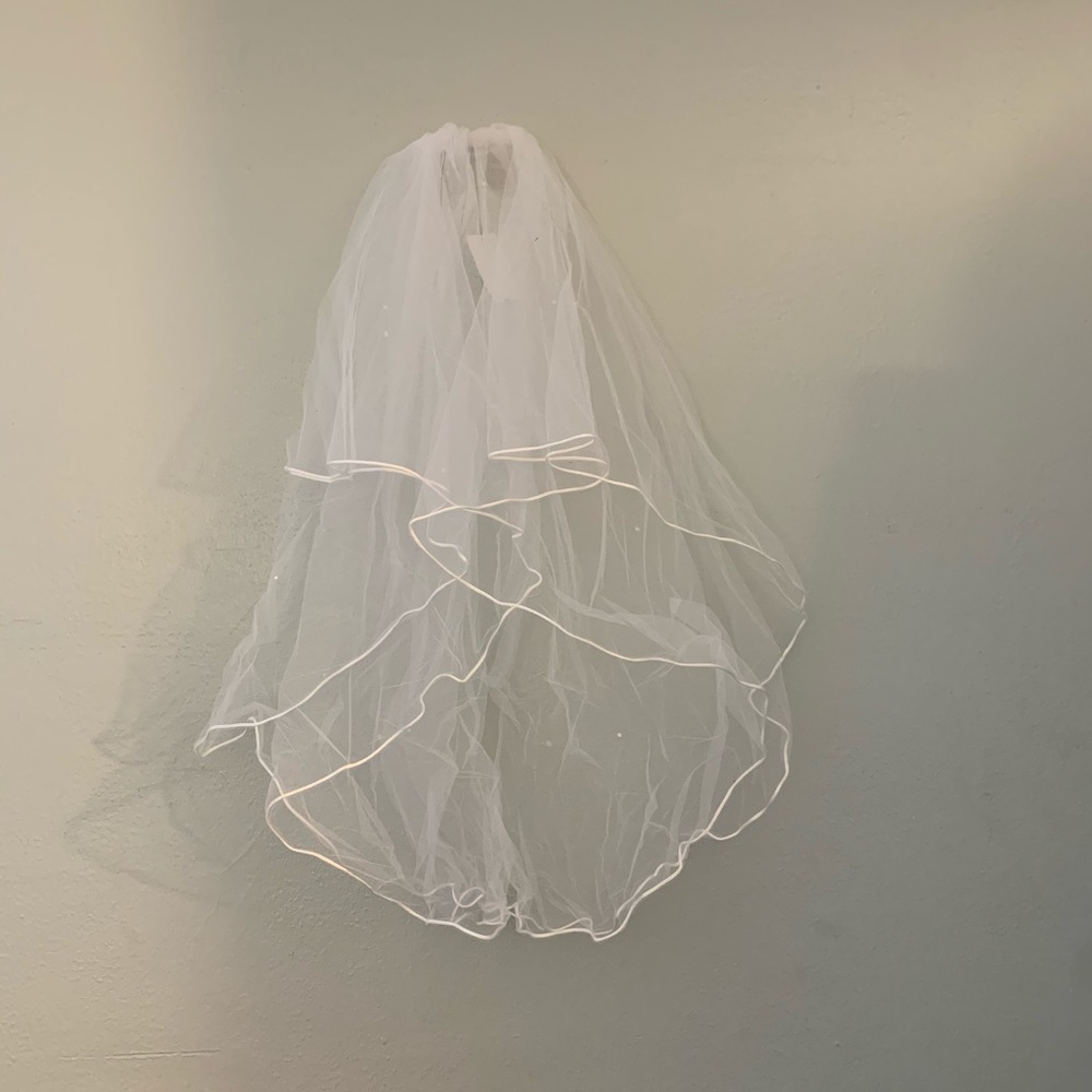 White wedding veil with Swarovski crystals